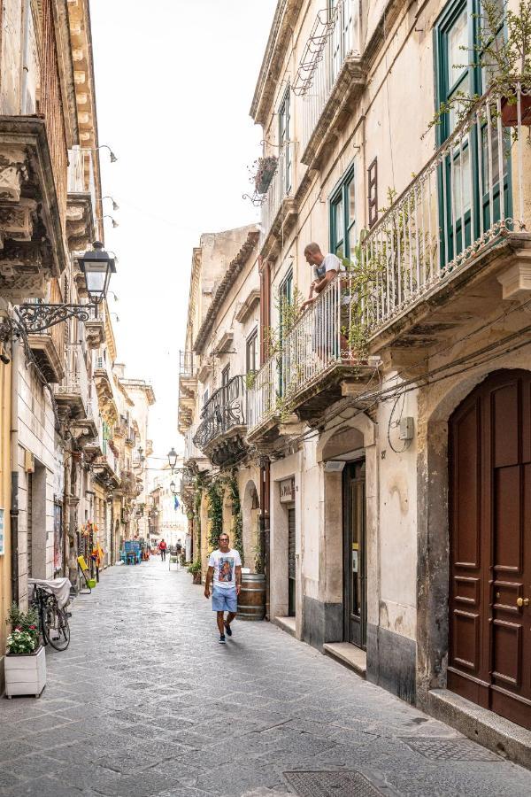 I Tre Balconi Di Via Roma Apartment 锡拉库扎 外观 照片